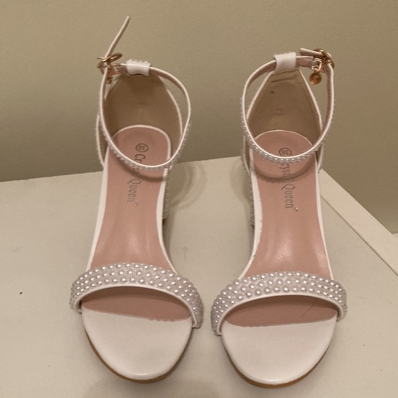 Pearl Block Heel Sandals - Picture 4 of 6